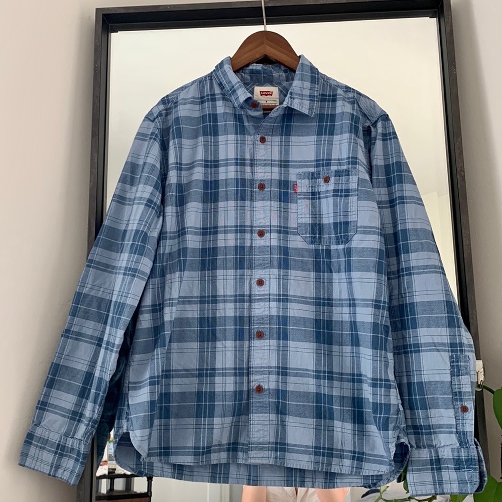Levi’s plaid long sleeve button down